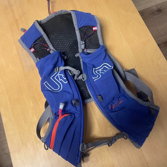 Ultimate Direction Ultra Vesta WMNS S/XS (Late 00's model) - Picture 1 of 12